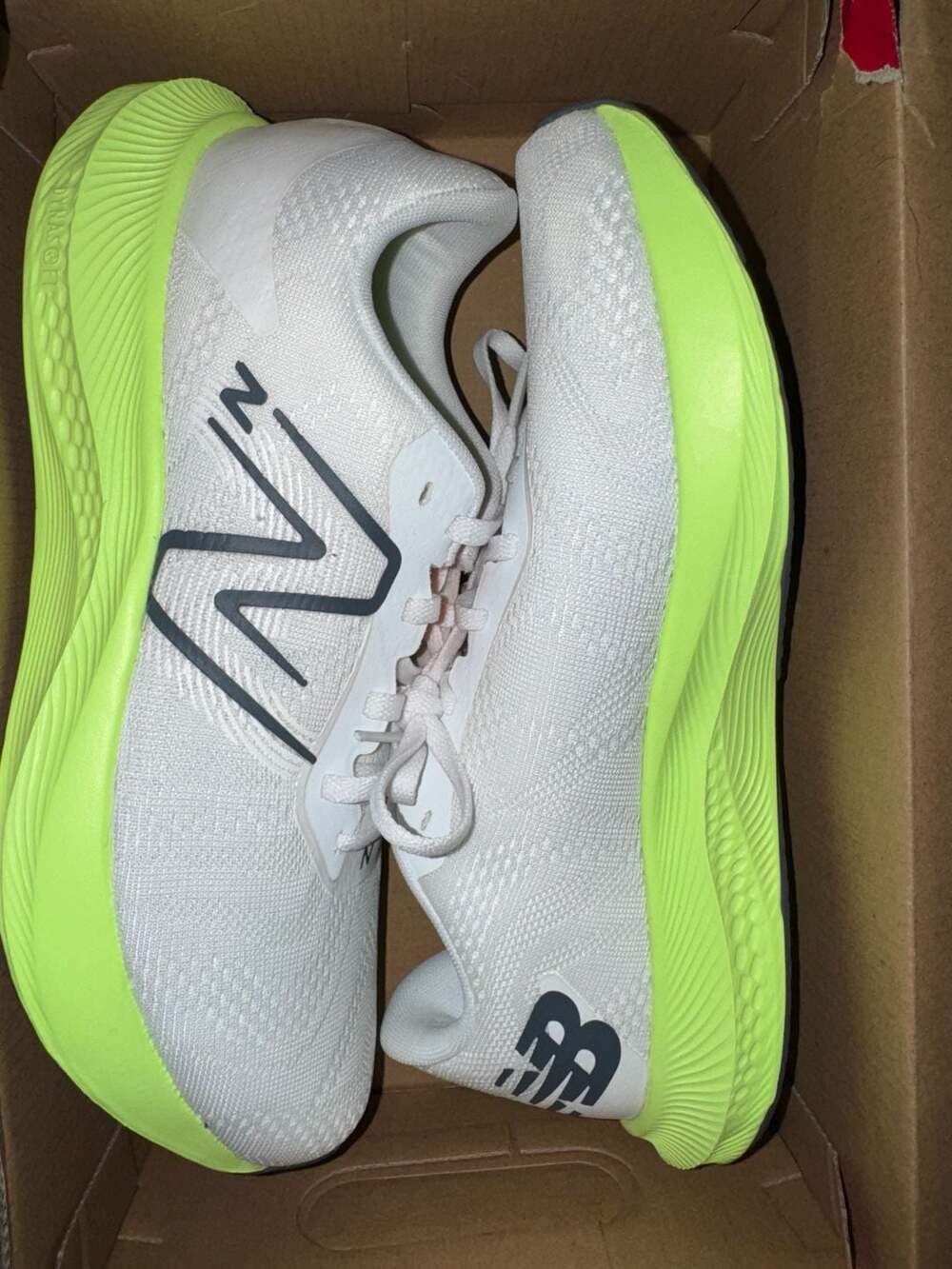 New Balance DynaSoft Pro Run V2 Size 9.5W / 8M White Lime Glow Shoes